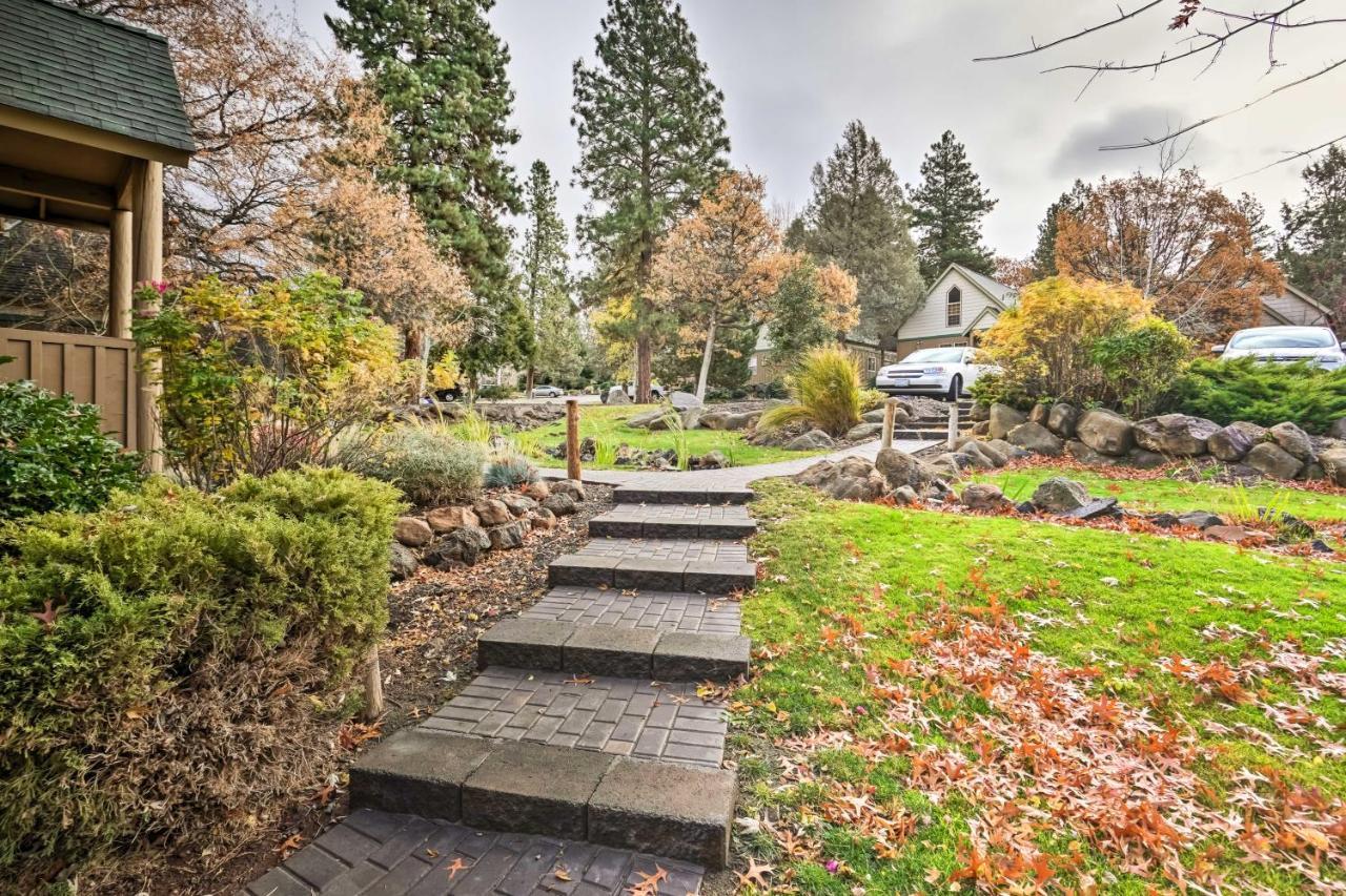 Chalet At Running Y Resort With Wraparound Deck! Klamath Falls Exterior foto